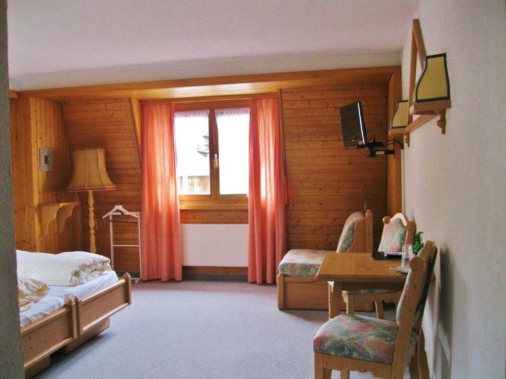 Hotel Kistenpass Breíl Pokój zdjęcie